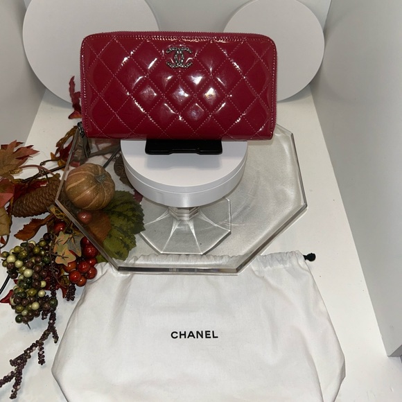 Chanel Raspberry Pink Quilted Patent Leather Double C’s Zip Around Wallet AS IS - Picture 2 of 11